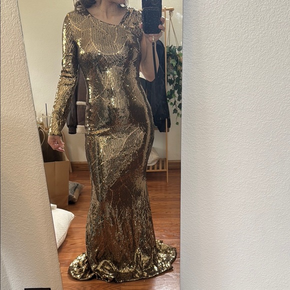 Gold Sequin Sleeveless Dress - Picture 3 of 5